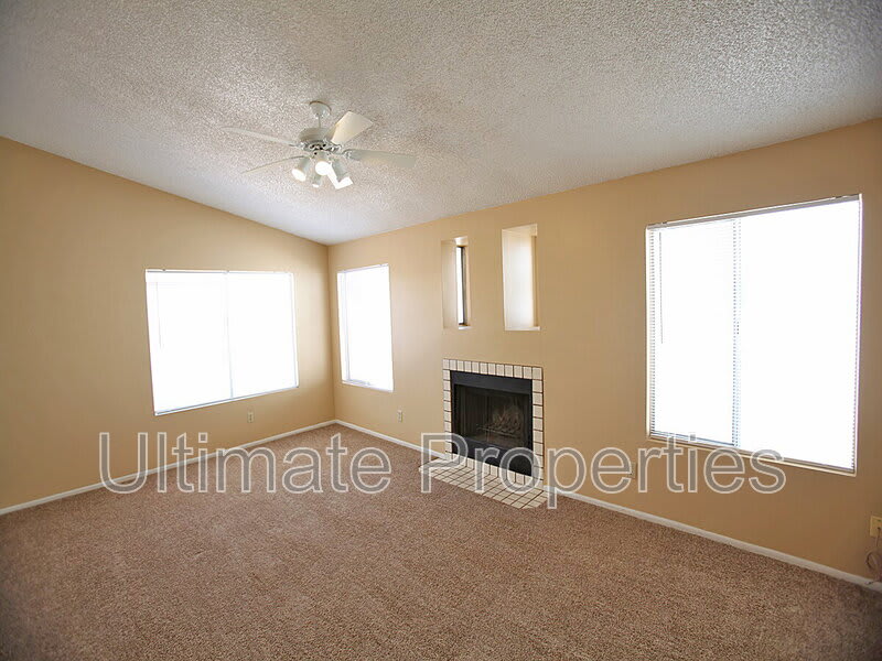 8832 W Saint John Rd – photo 2