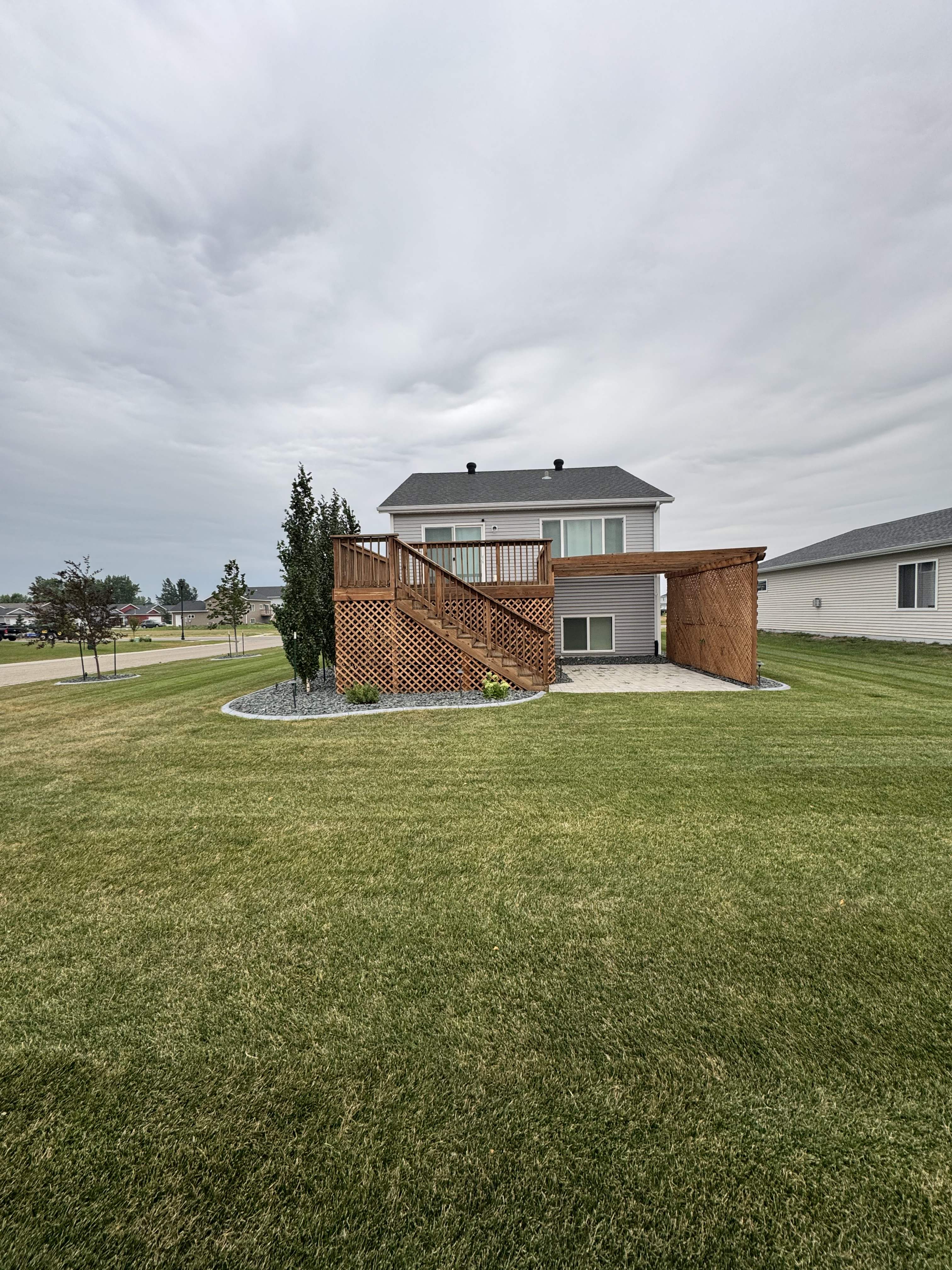 622 6th Street East – photo 2