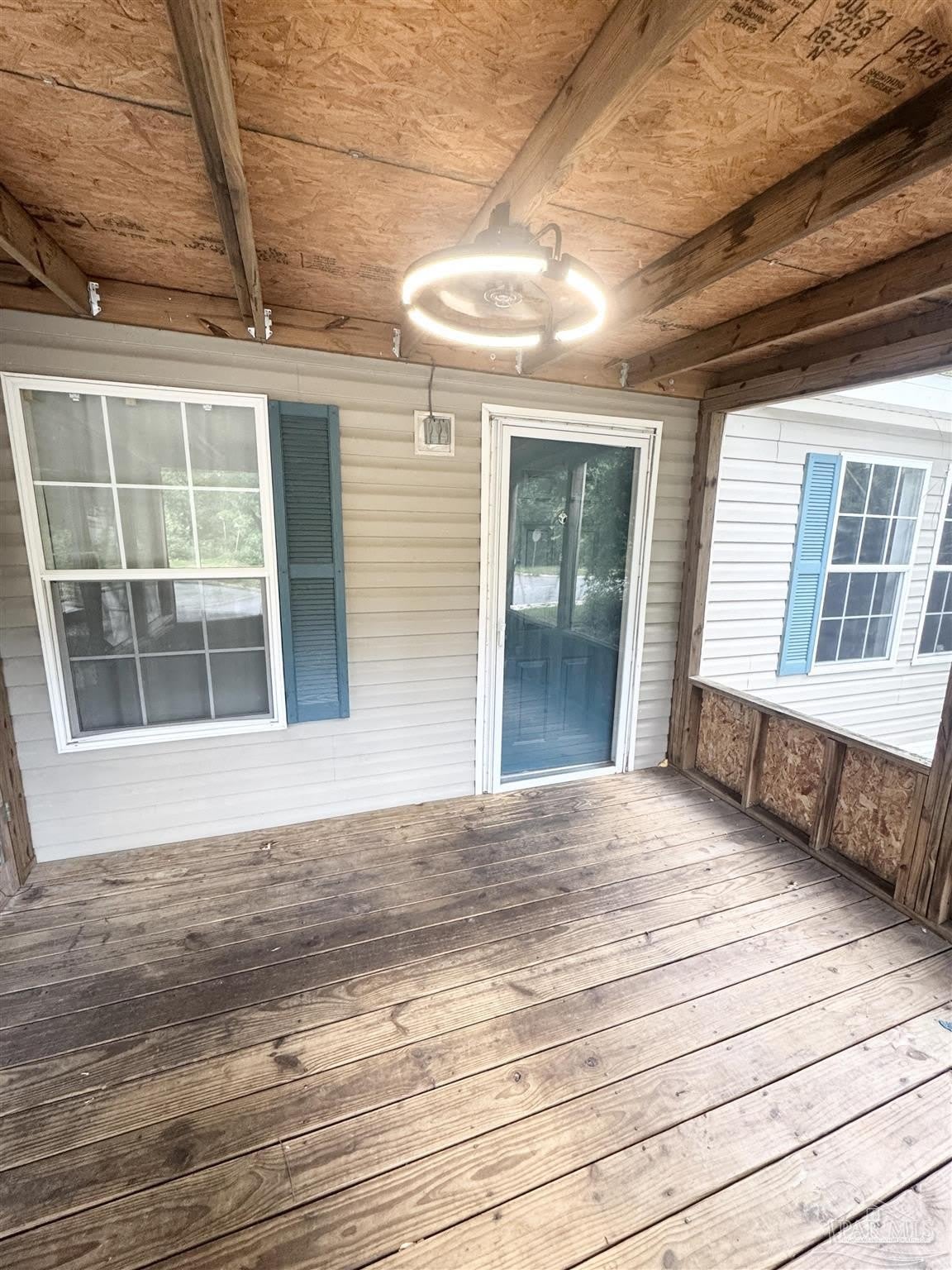 1002 Mills Ave – photo 4