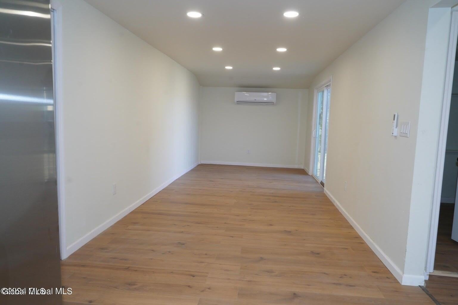 21 Van Heusen Street – photo 5
