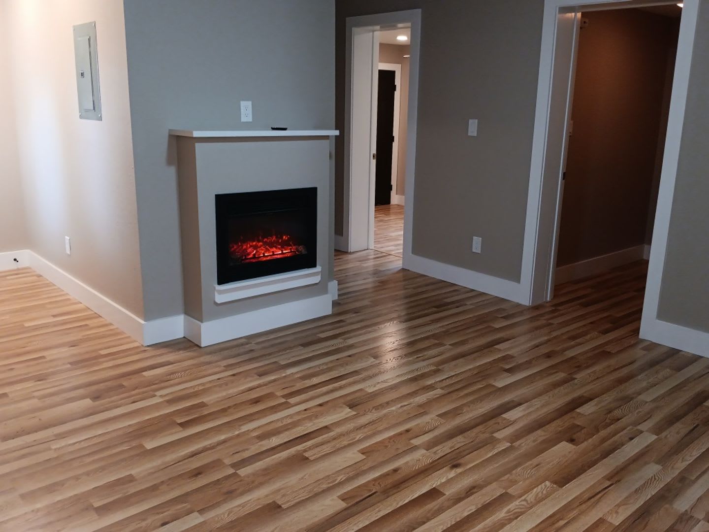 3 Bedroom, 2 Bathroom Home! Schedule a Showing! – photo 5