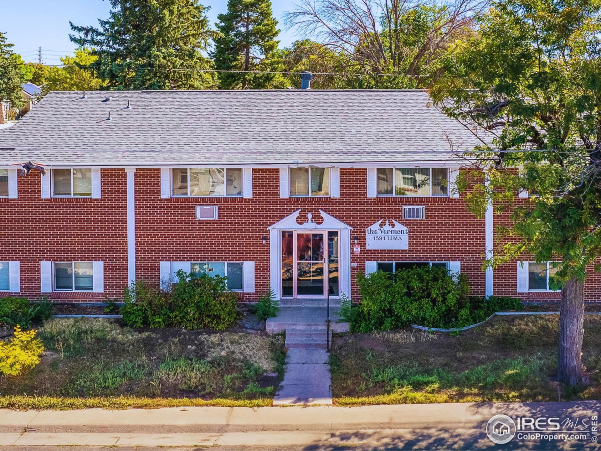 One bedrooms or studio apartment in Aurora – photo 4