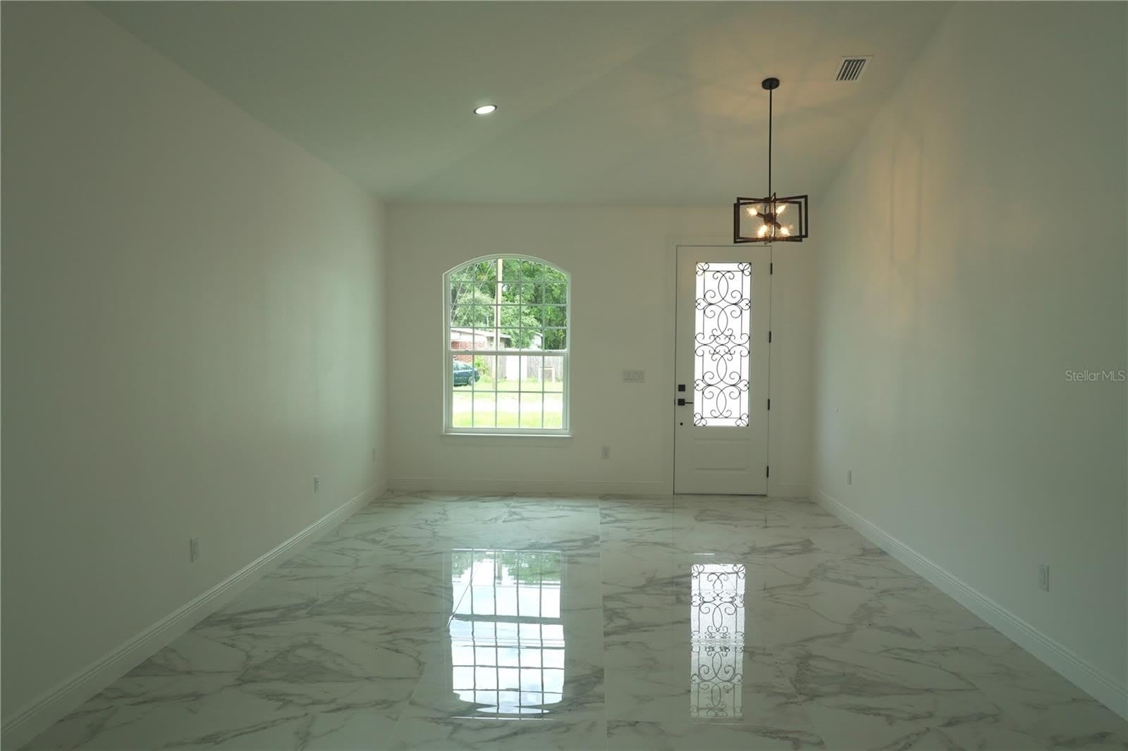 8926 N Orleans Avenue – photo 4