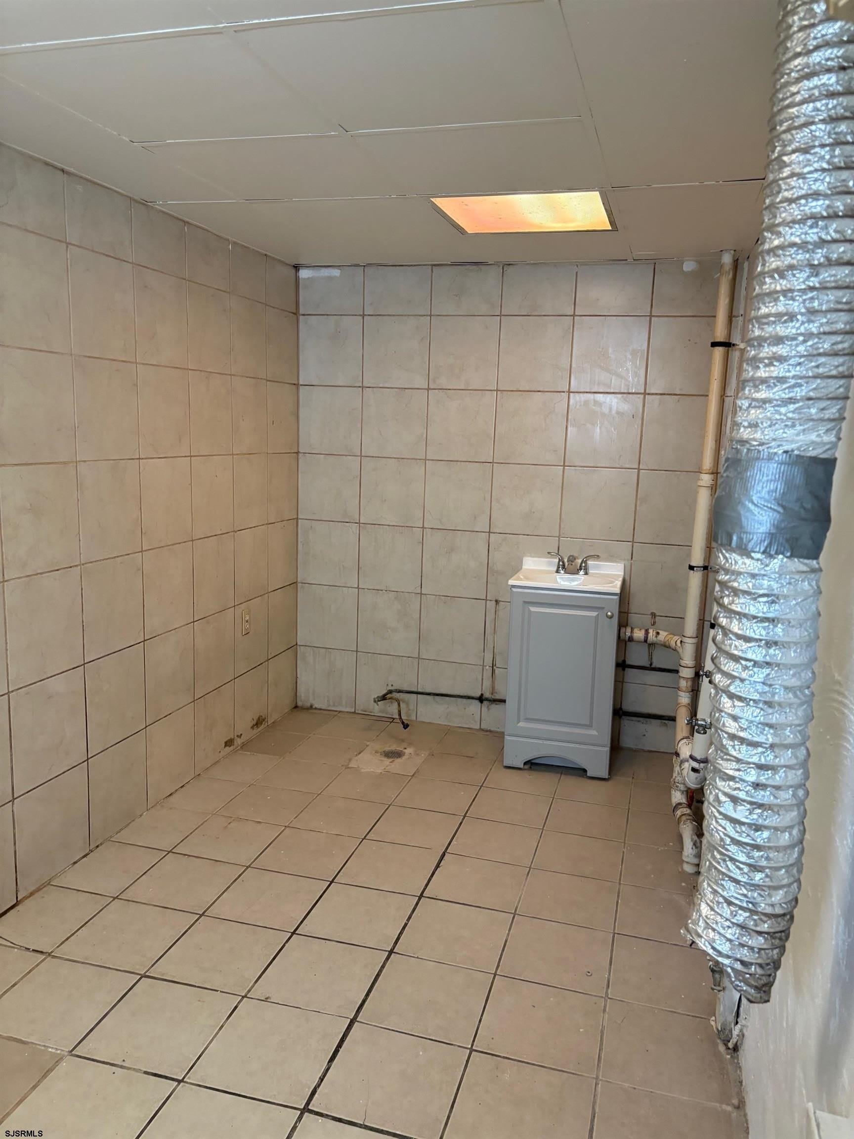 811 N Indiana Ave – photo 3