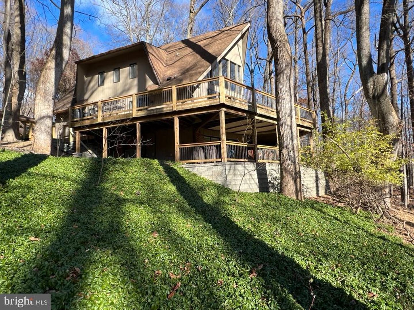 Beautiful 3bd 3bth contemporary A-framed home in the prestigious Eagle's Nest community. – photo 4