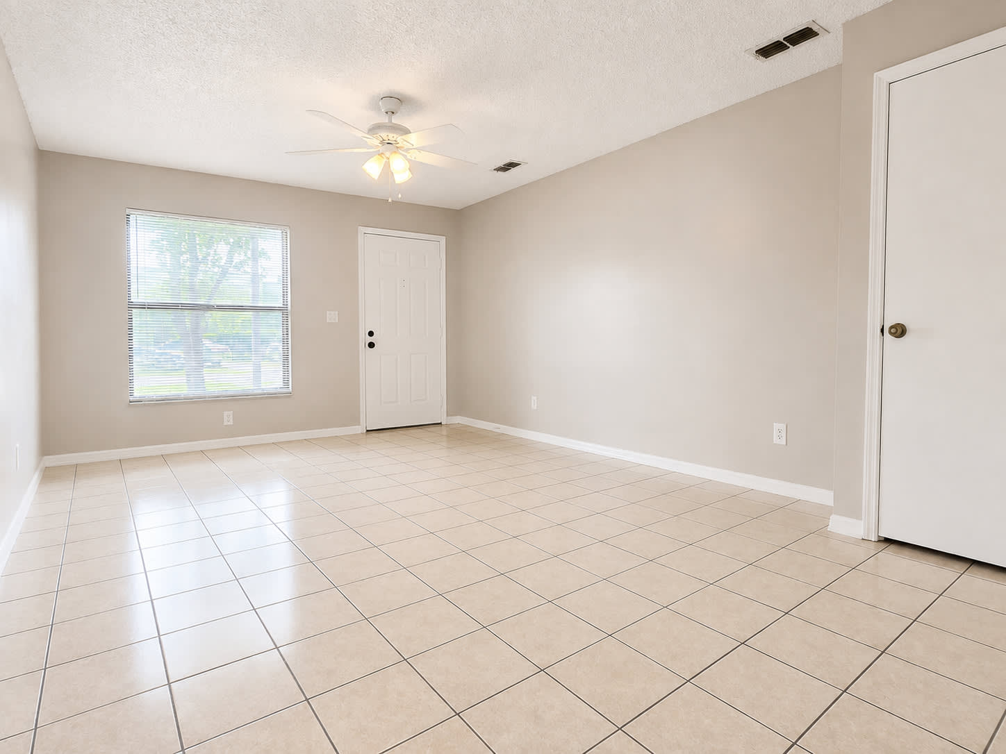 1423 Montana Ave – photo 5