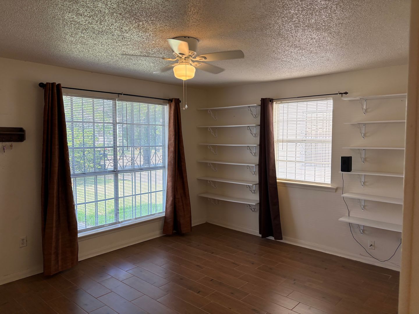 3 Bedroom Townhome Just 3 Blocks from St. Charles Ave. – photo 2