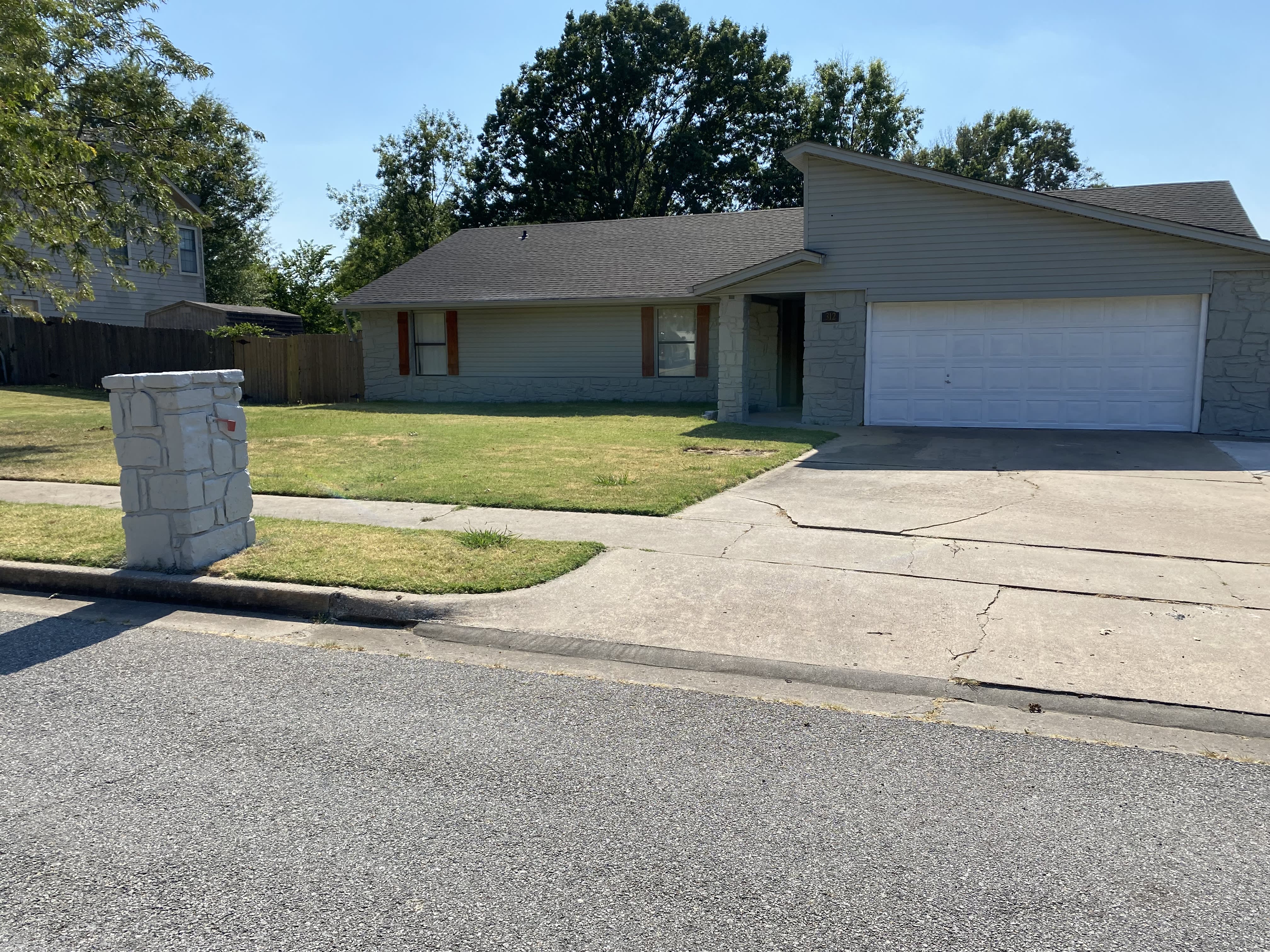 312 S Indianwood Ave – photo 4