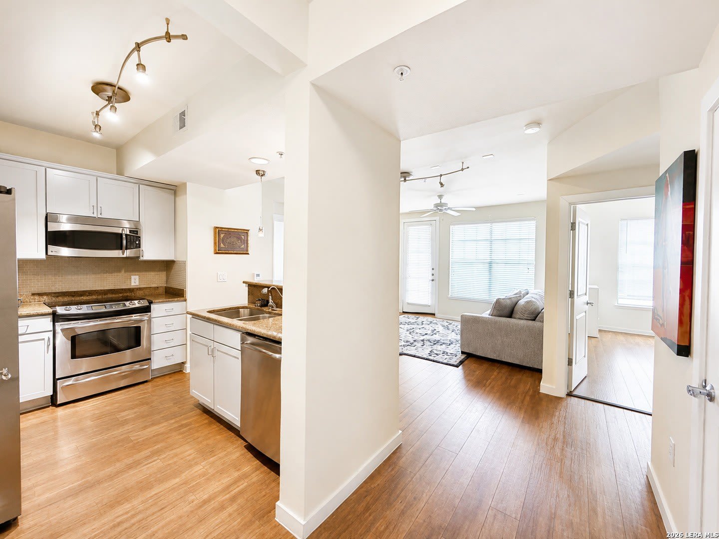 7342 OAK MANOR DR – photo 4