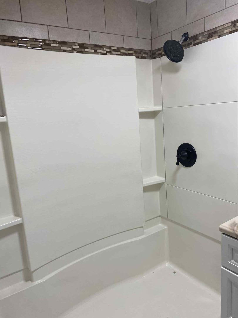 Newly Updated Spacious 4 bedroom 1 bathroom house for rent in Glassport! – photo 2