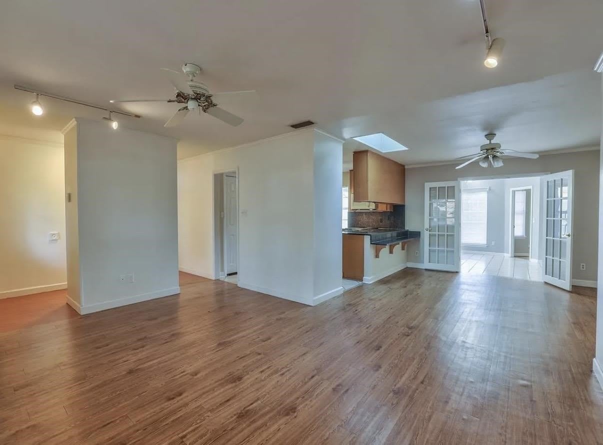 2093 Greenwood Drive – photo 4