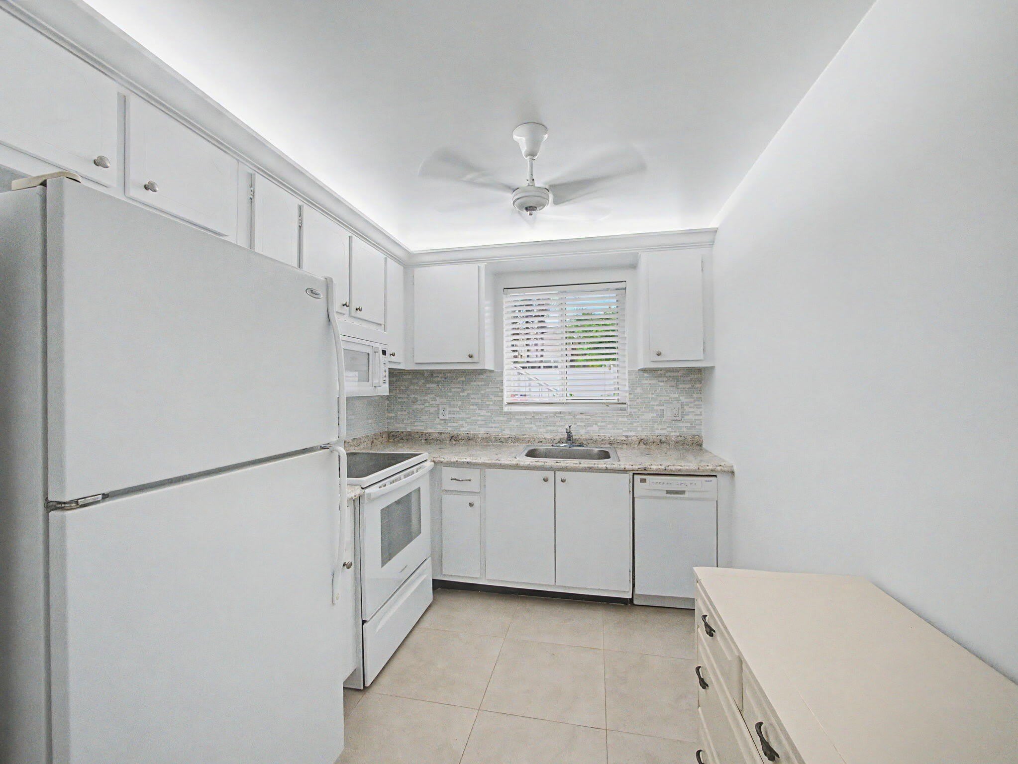 3 Westwood Avenue – photo 5
