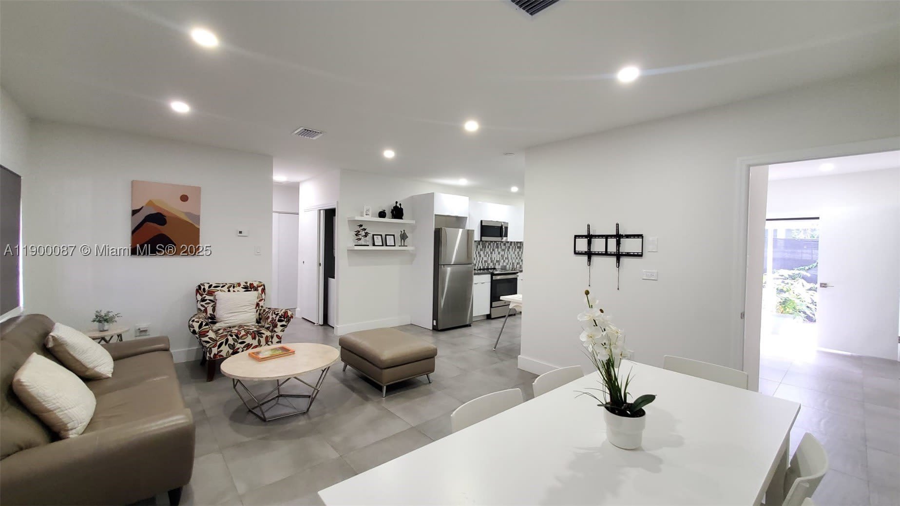 510 NE 66th St – photo 5