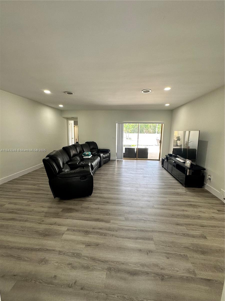 5300 Madison St – photo 3