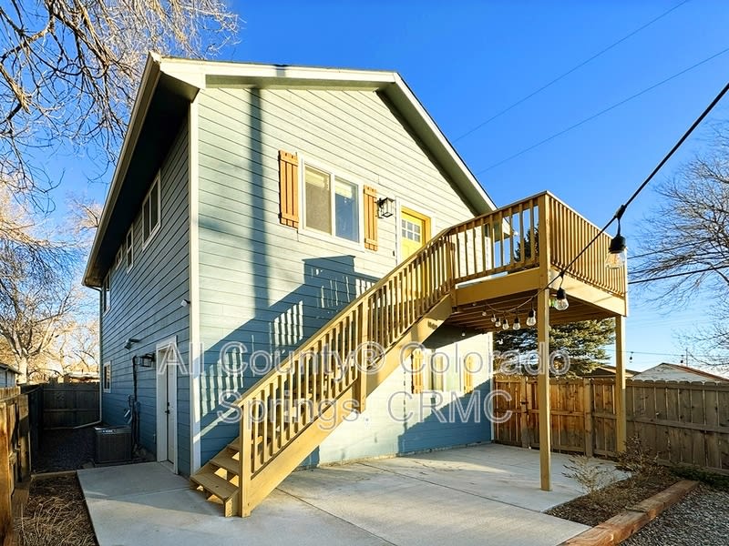 824 S Logan Avenue – photo 2