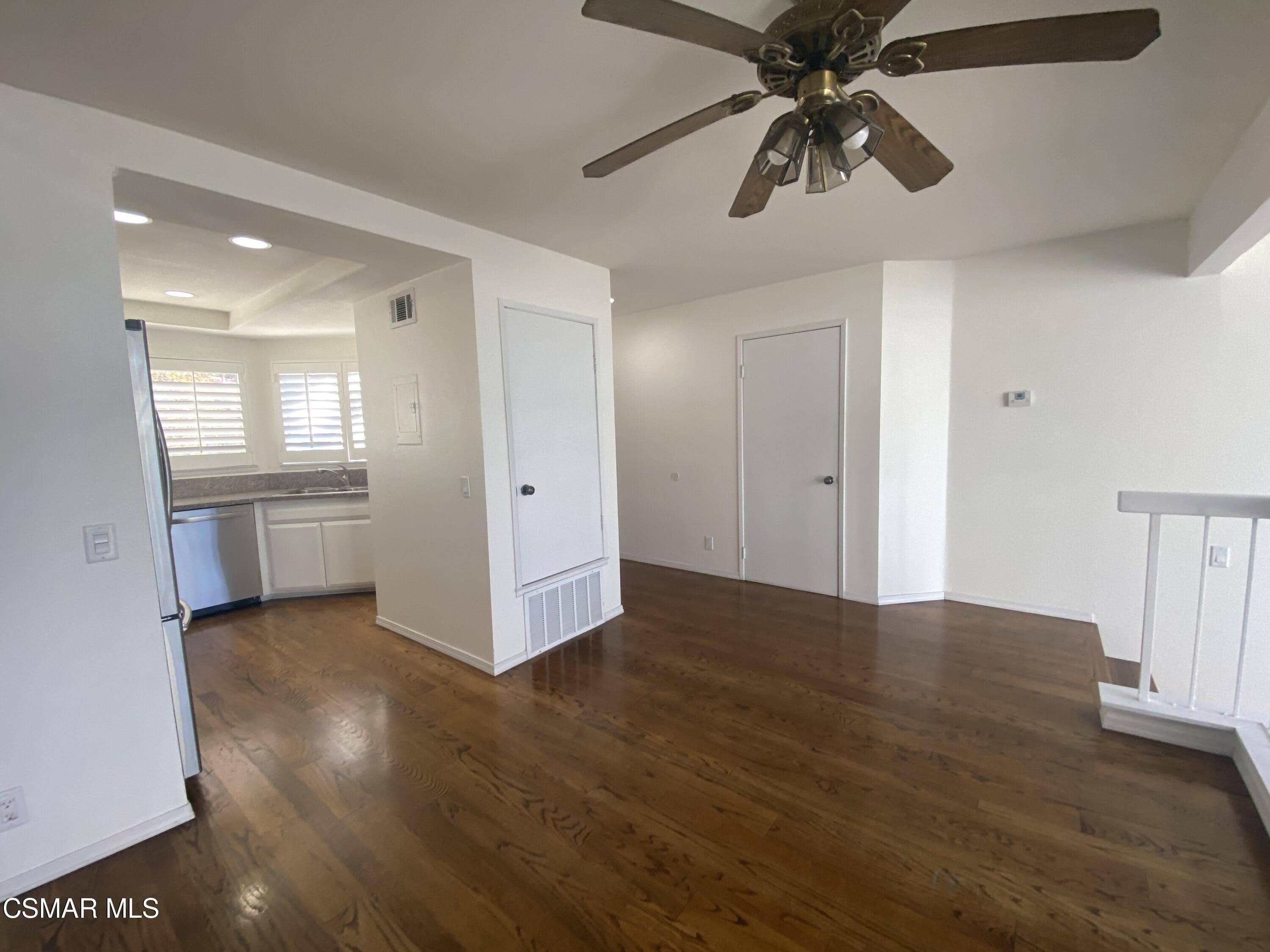 3162 Darby Street – photo 2