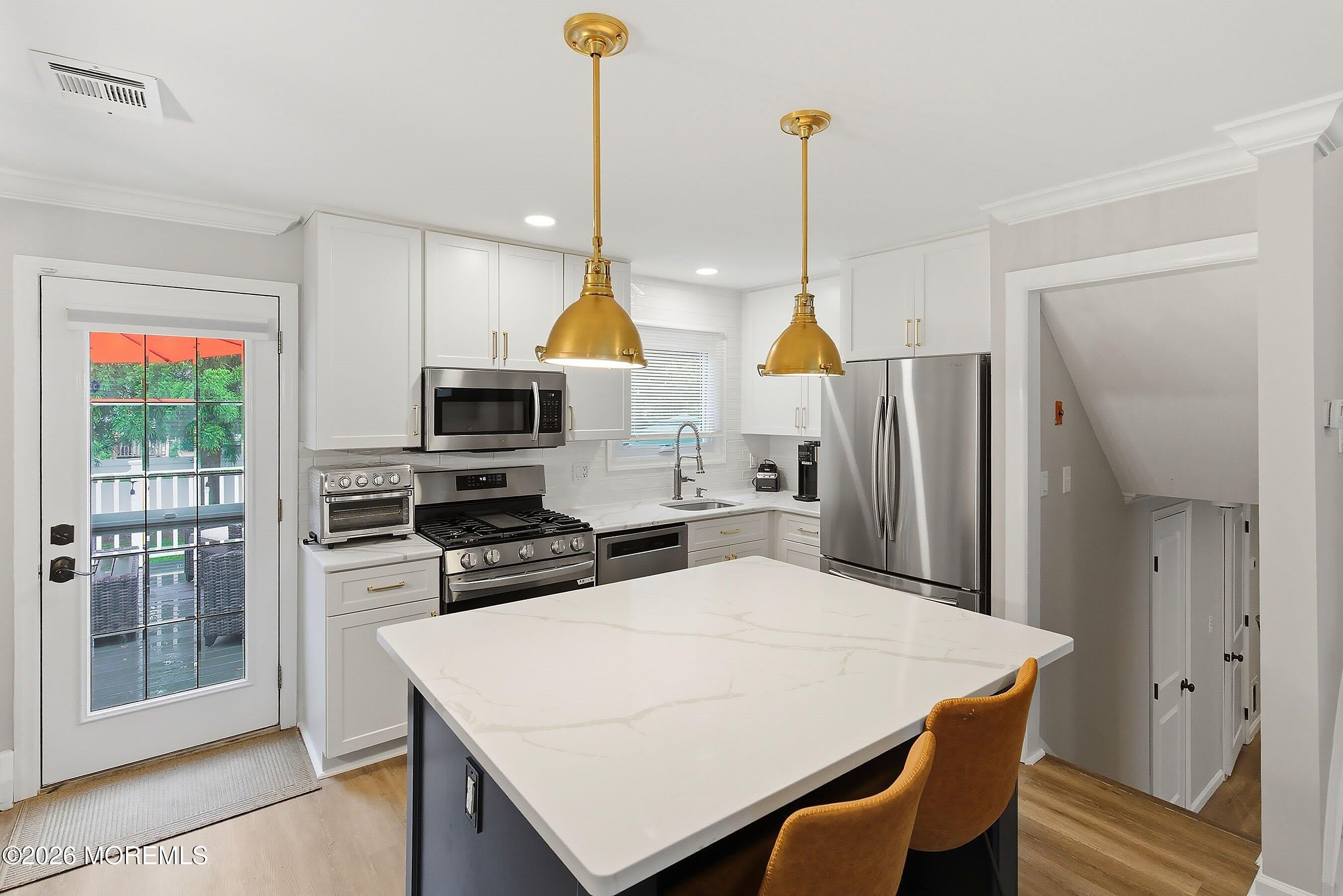 1114 Interlaken Avenue – photo 5