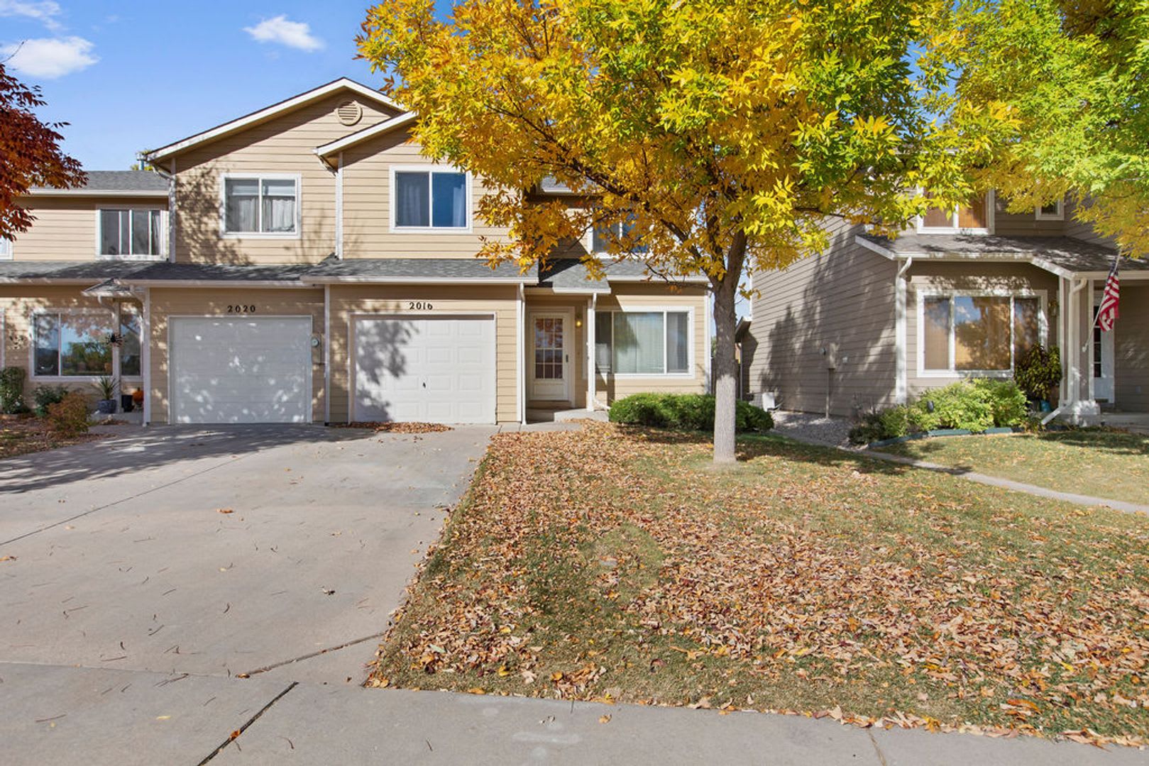 3 Bedroom 3 Bath Townhome – photo 1