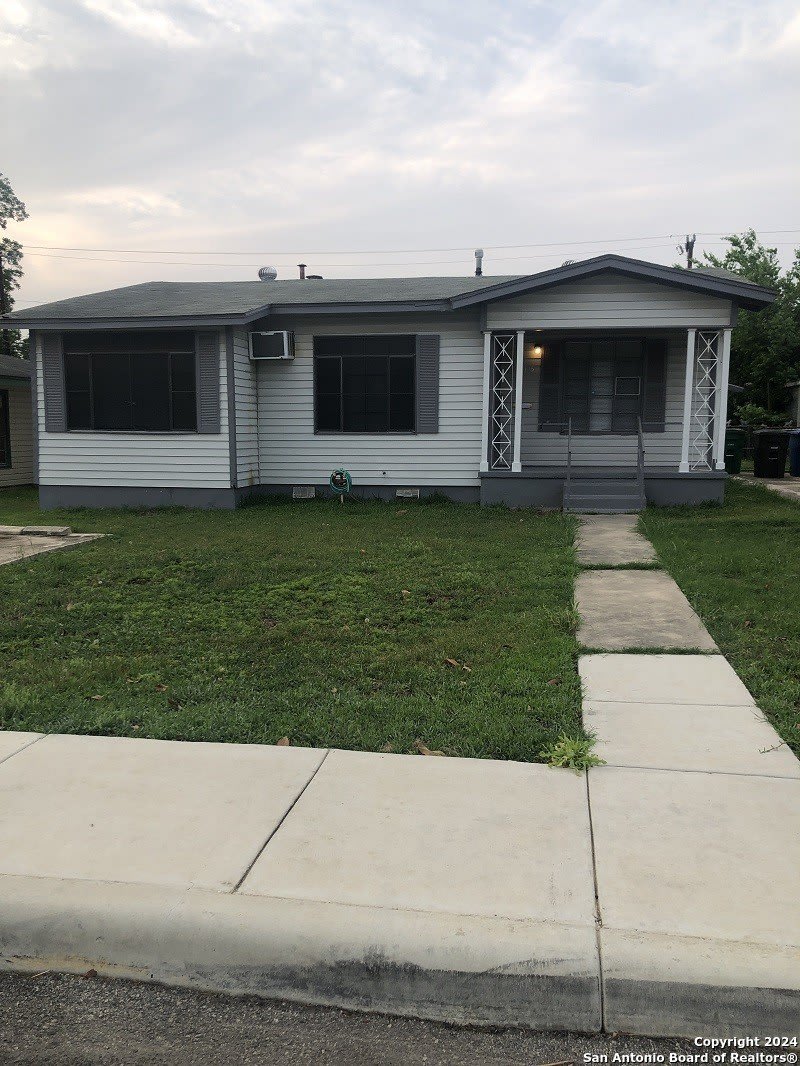 215 EDNA AVE – photo 1
