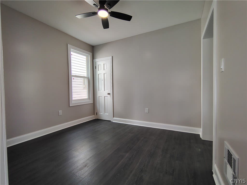 1539 Taylor Avenue – photo 2