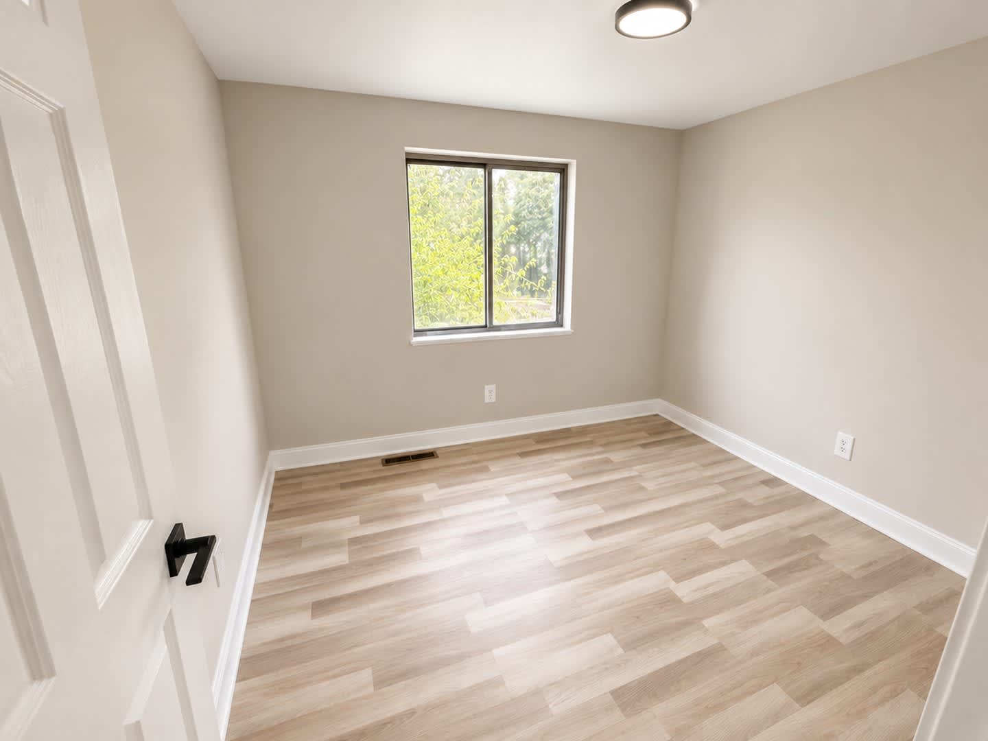 Newly Renovated 4BR Home on Spacious Corner Lot with 2-Car Garage – photo 4