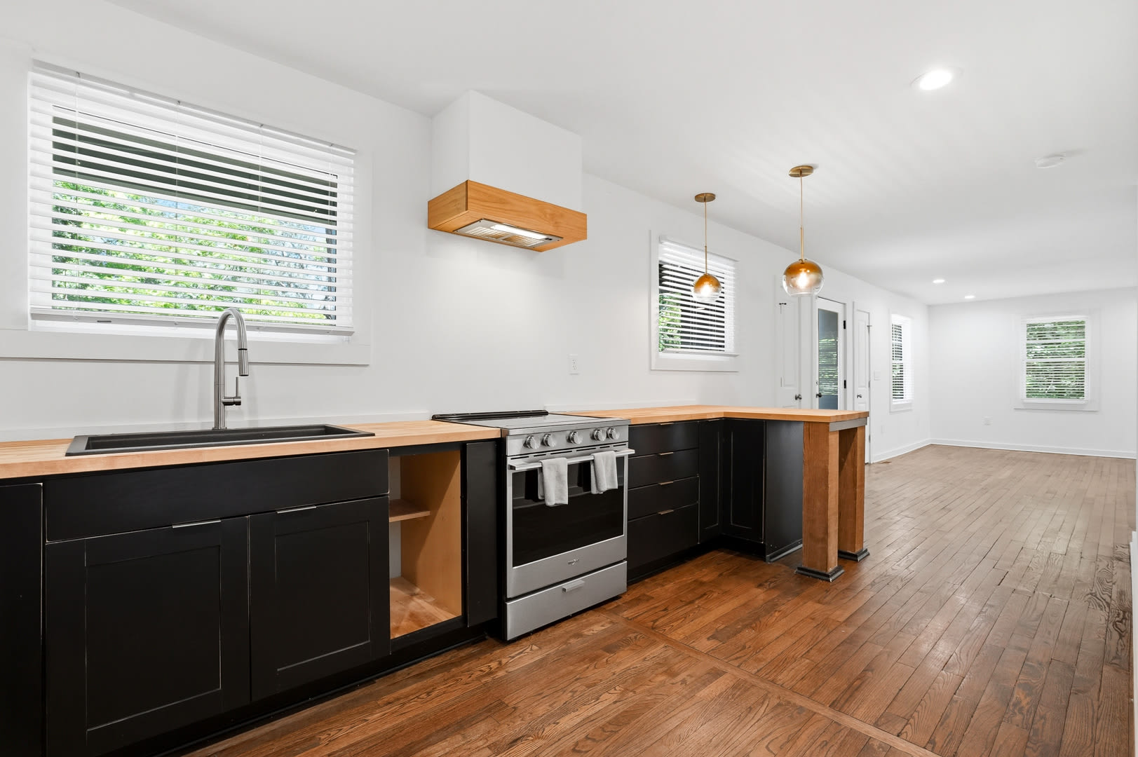 439 Oak Road – photo 2