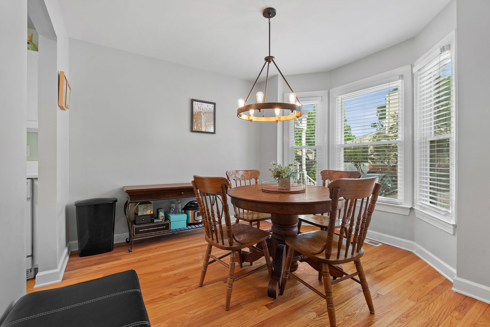 Charming 2-bedroom, 2.5-bathroom Townhouse Located in the Heart of Raleigh, NC – photo 5