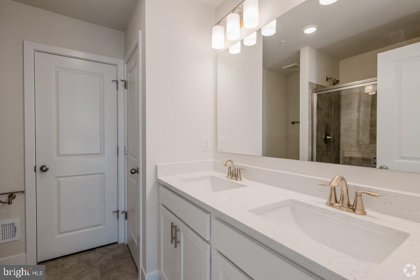 1821 GUILFORD Avenue – photo 4