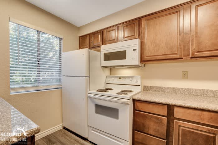 5278 River Glen Drive – photo 4