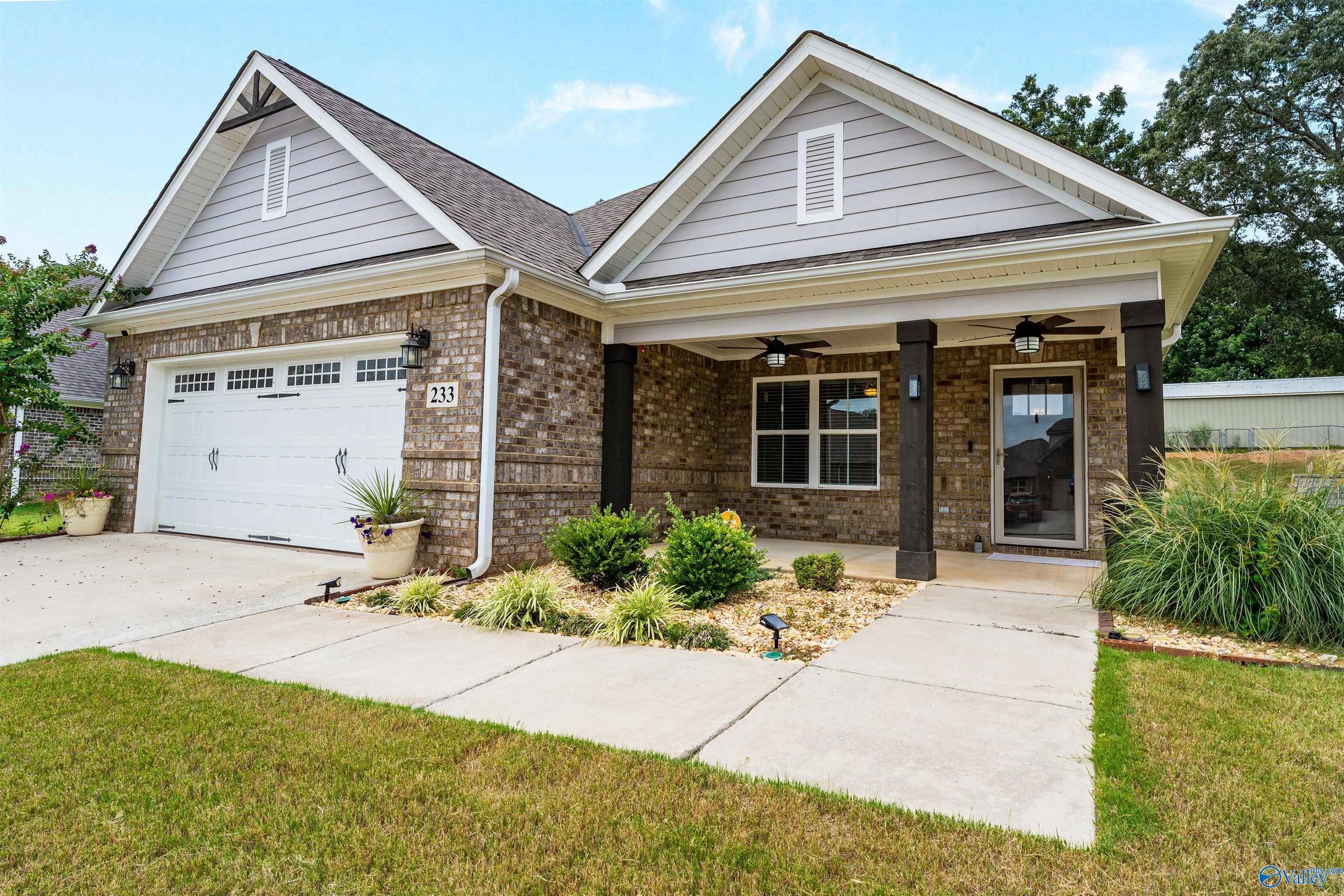233 Dustin Lane NW – photo 2
