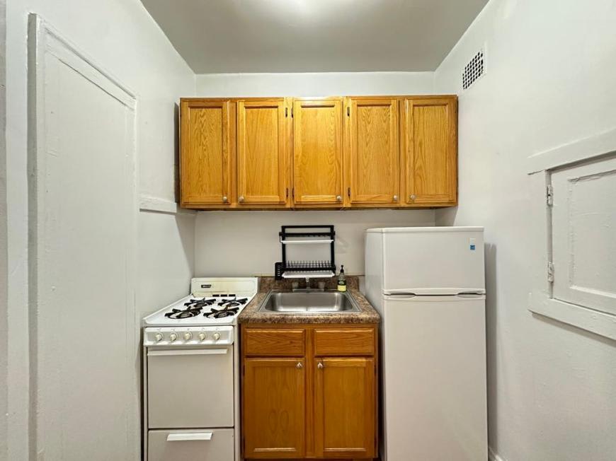 2534 Sawyer – photo 2