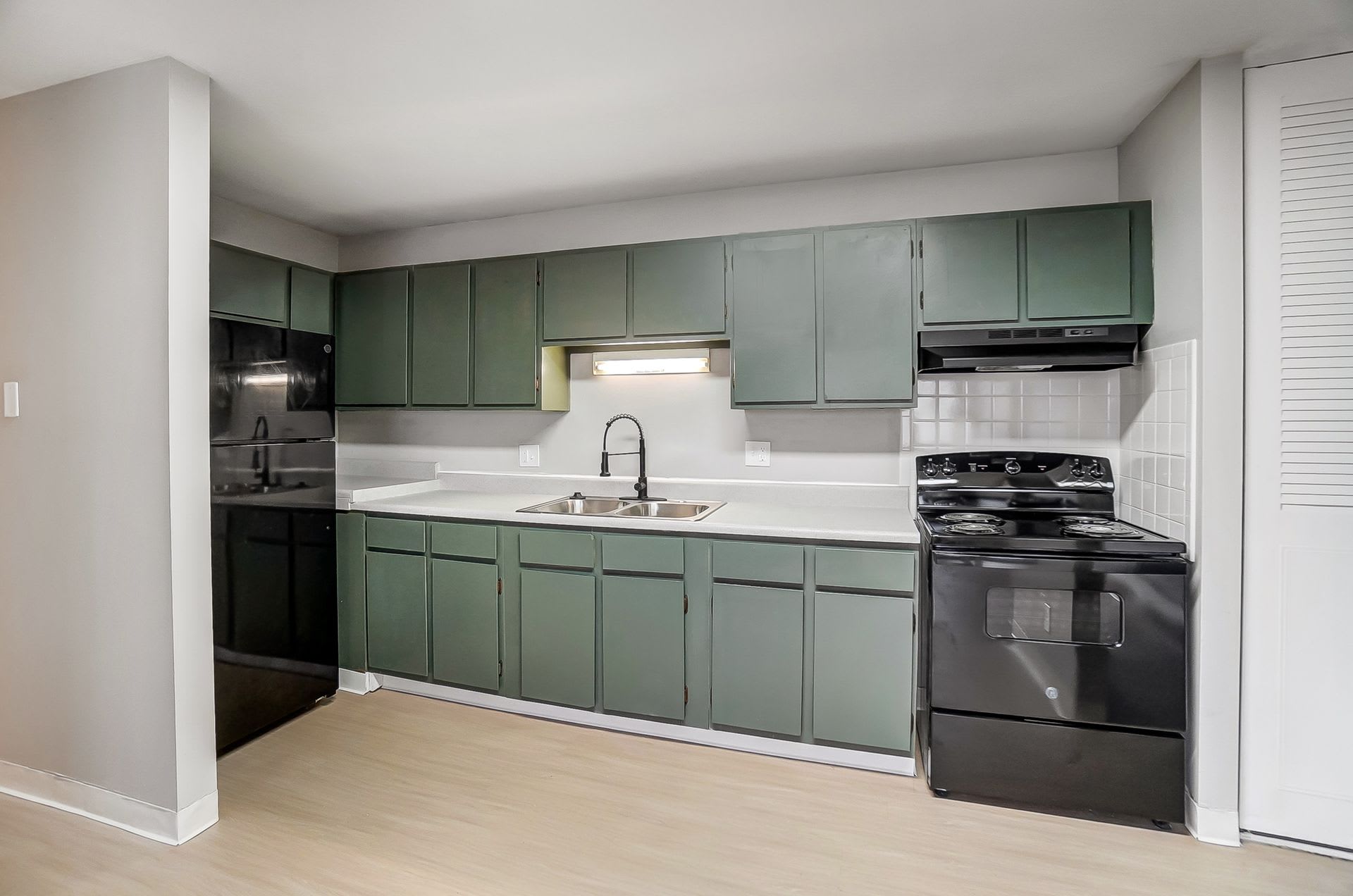 Hickory Creek Apartments – photo 5