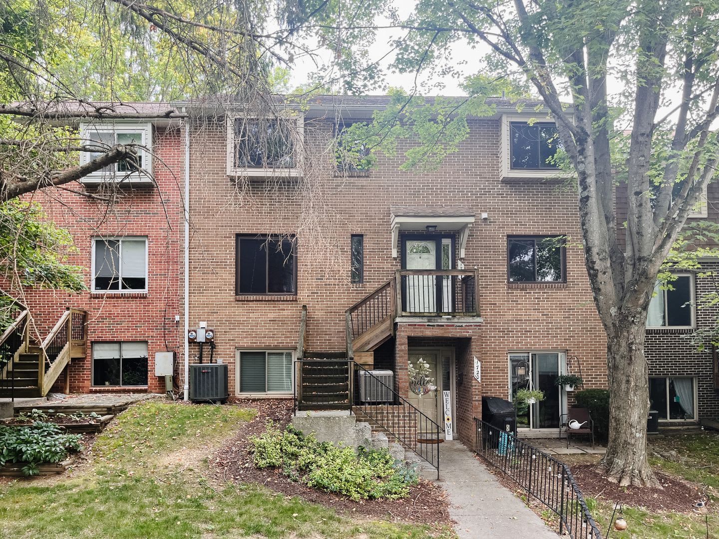 3 Bedroom, 2 Bath Townhouse – photo 3