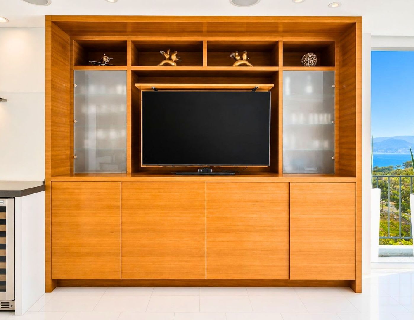 Luxury 16Th Floor Corner Residence All Utilities Included Secured Garage Parking Panoramic San Francisco Views – photo 2