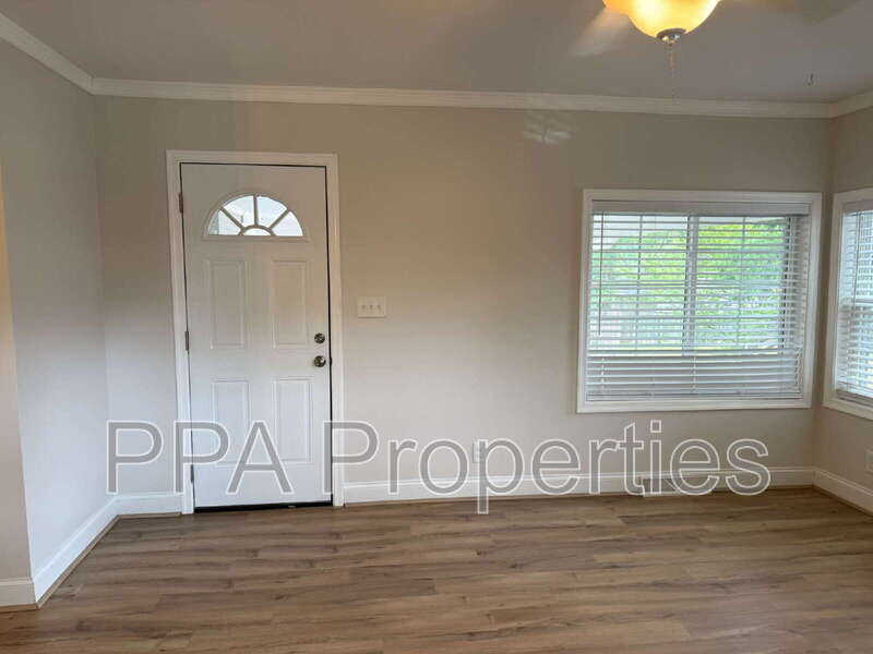 2404 Francis St – photo 2