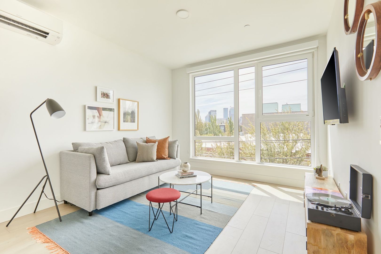 The Carlton Apartments – photo 5