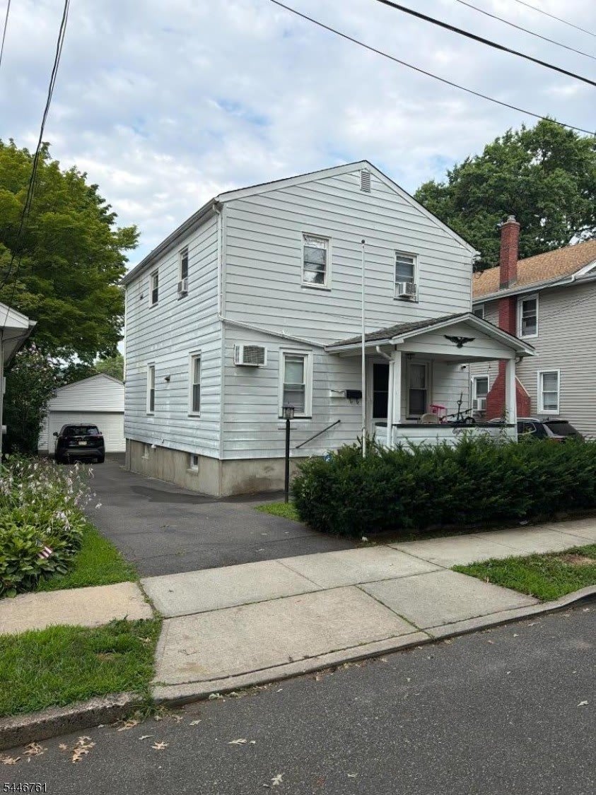 8 8Th Ave – photo 1