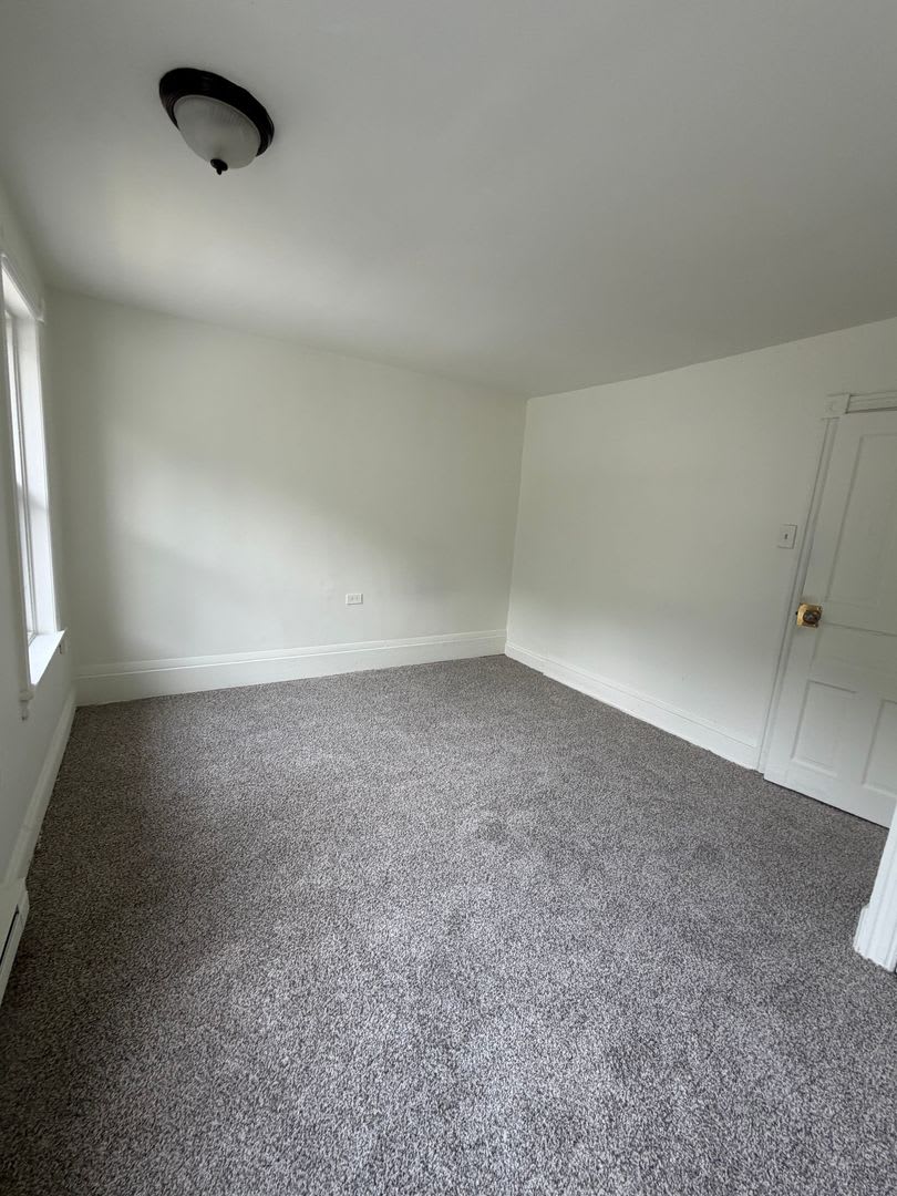 Renovated 4-Bedroom Home with Private Backyard – Section 8 Applicants Accepted – photo 5
