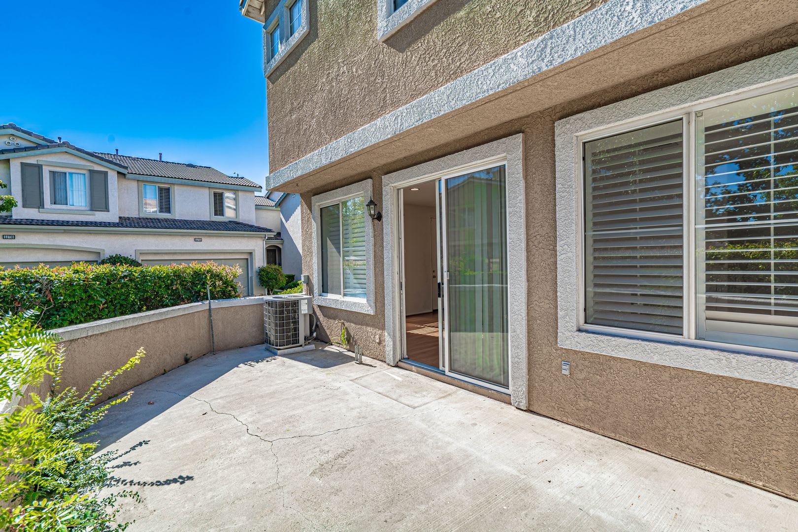 4 Bedroom Oaklane Townhome in Santa Clarita! – photo 3