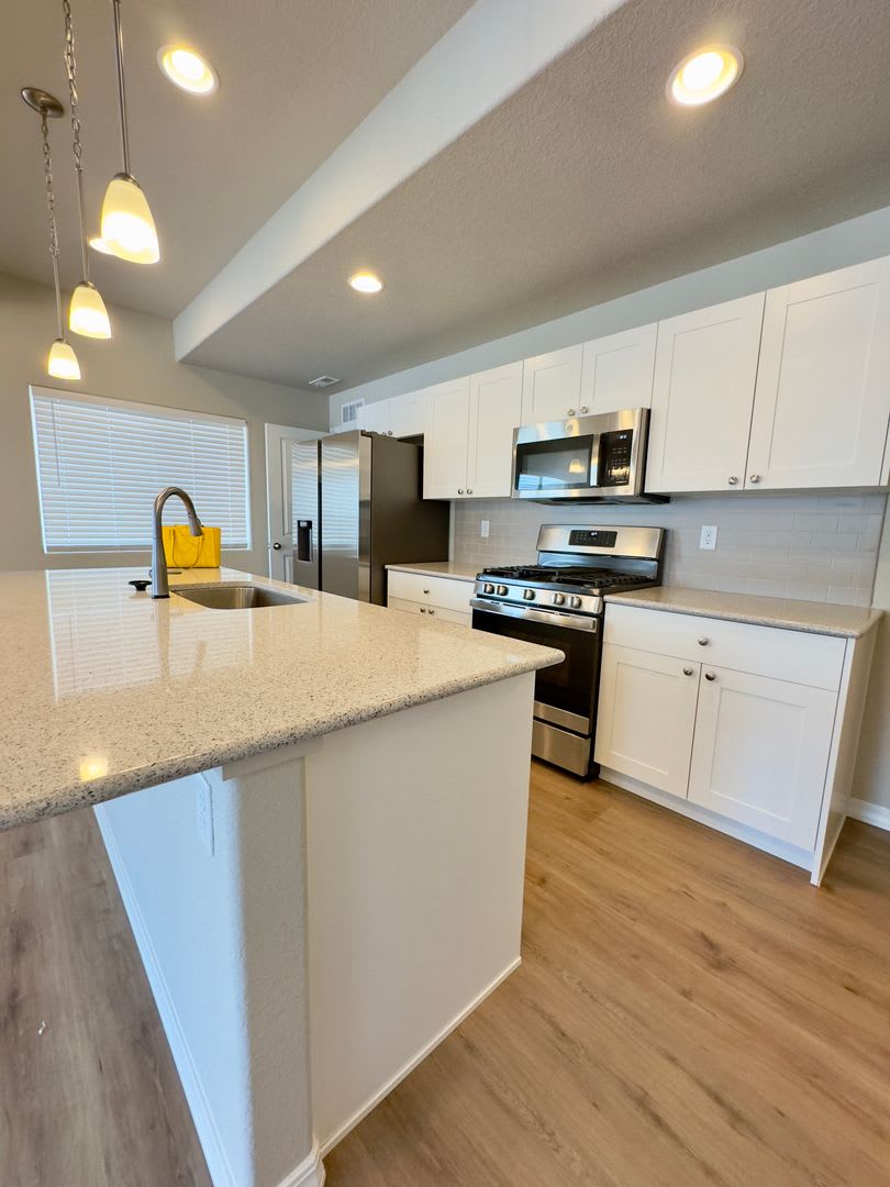 A Gem Home with Open Floor Plan & Prime Location Awaits For You! – photo 5