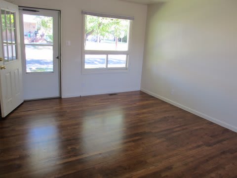 1809 Bunting Ave – photo 2