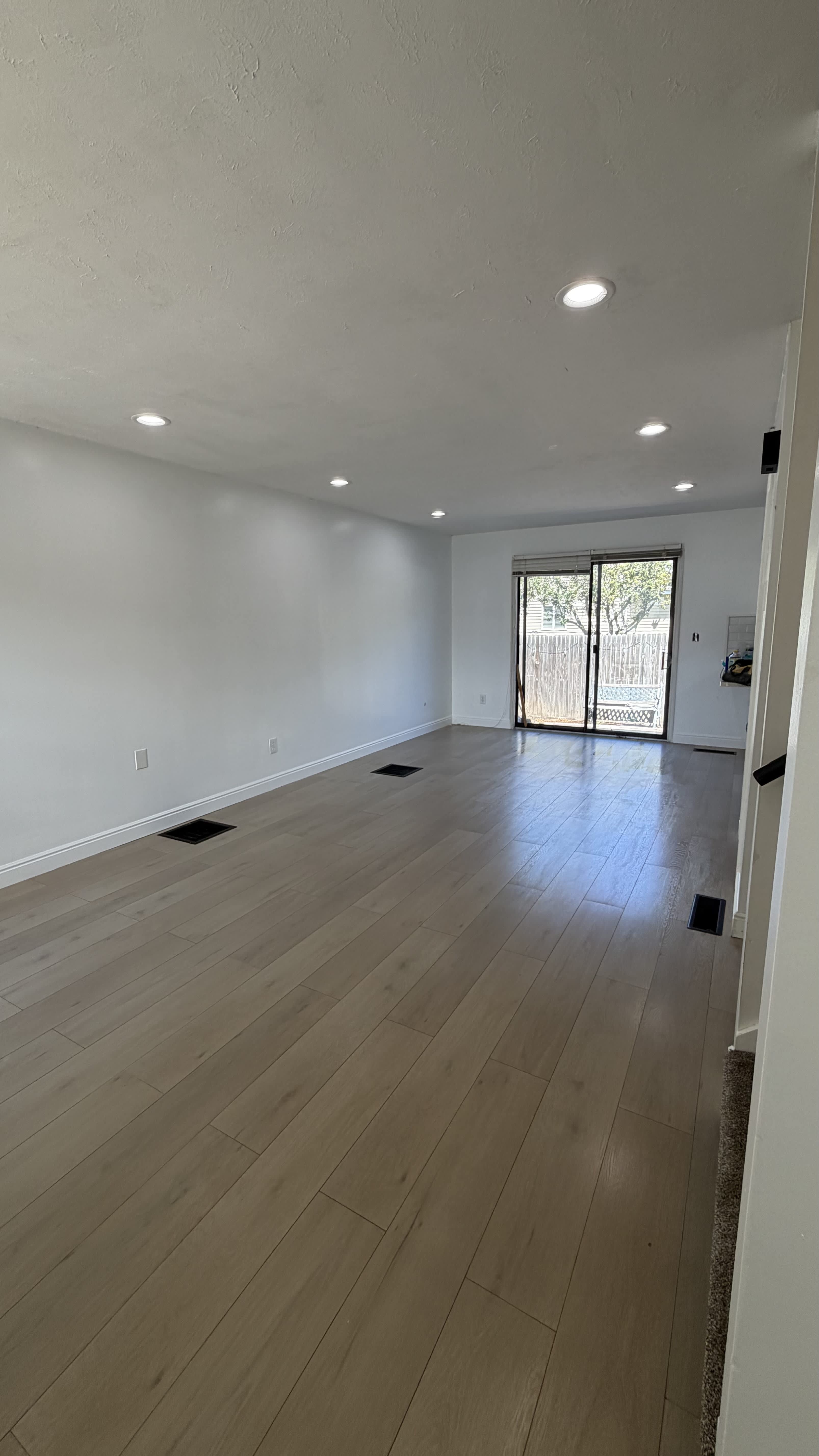 1554 Monroe Boulevard – photo 1