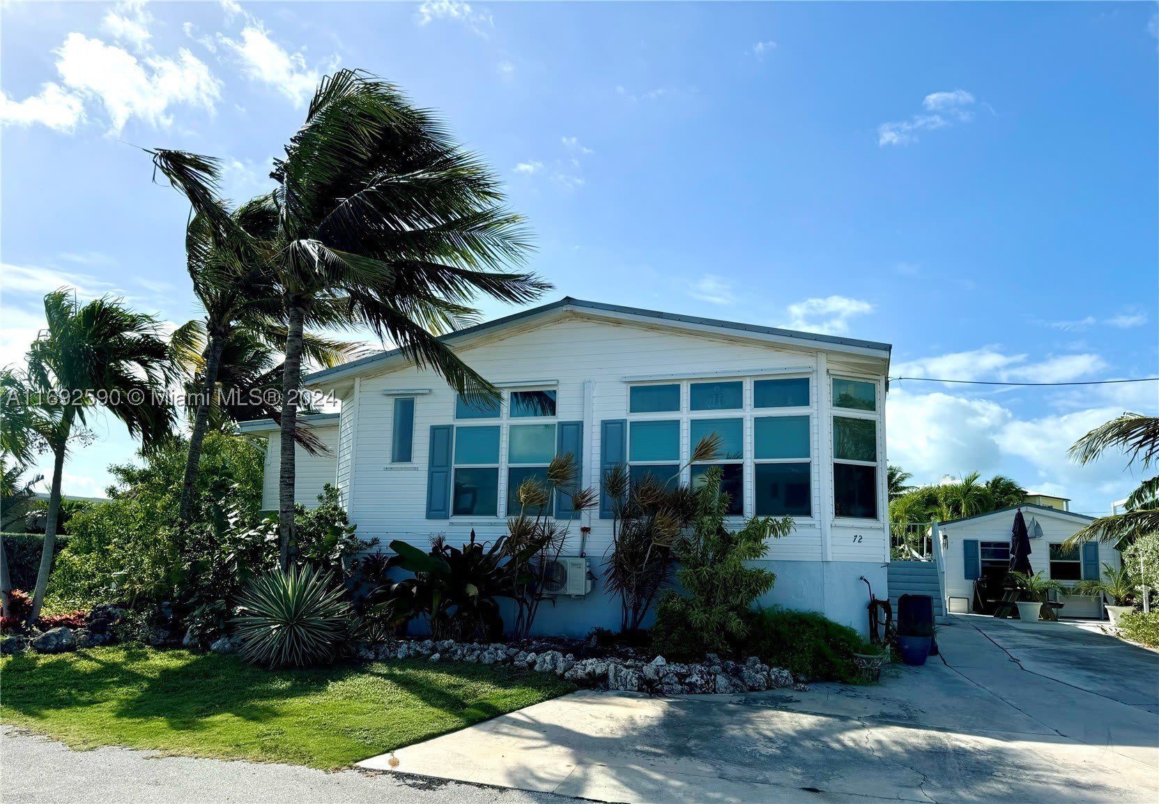 72 Ocean Dr – photo 1