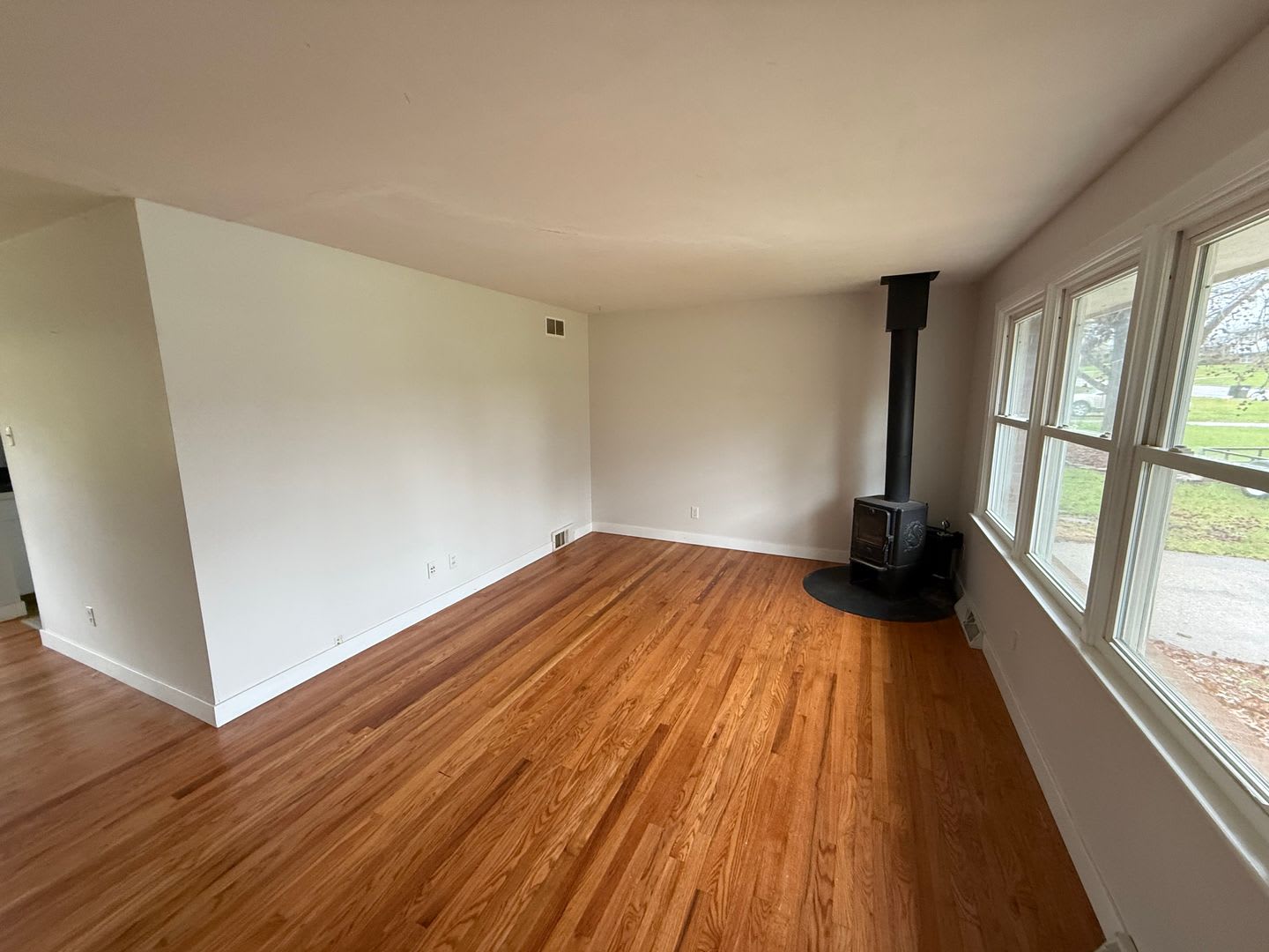 Charming 3-bed Home – photo 4