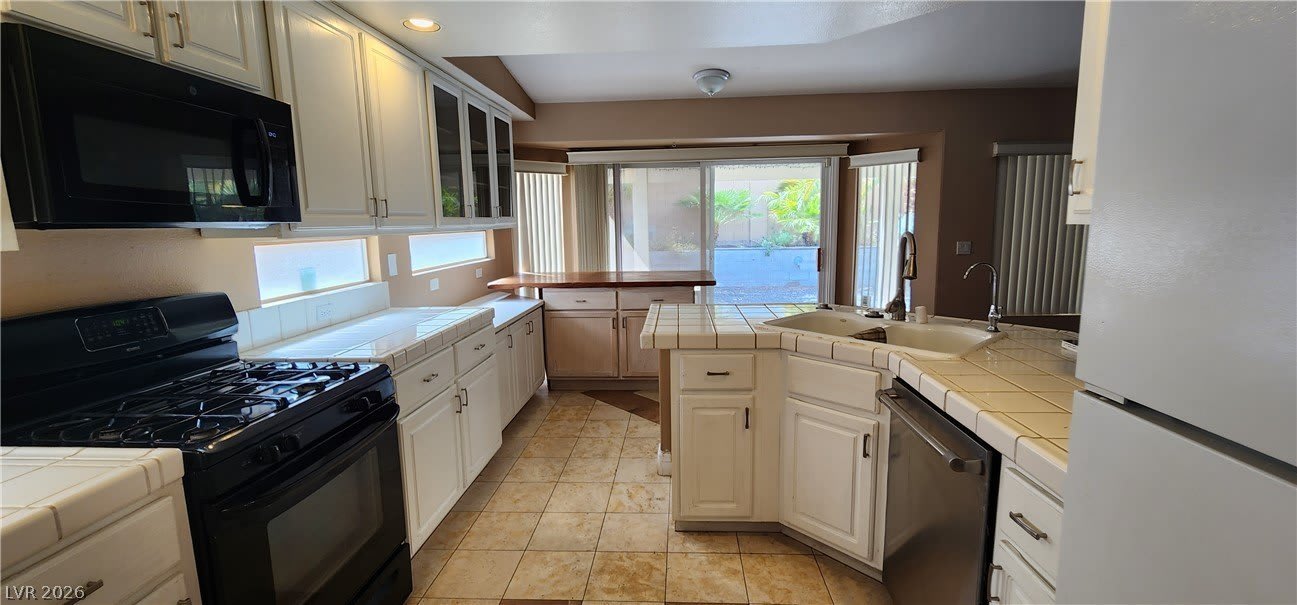 1395 FALLING SNOW Avenue – photo 4