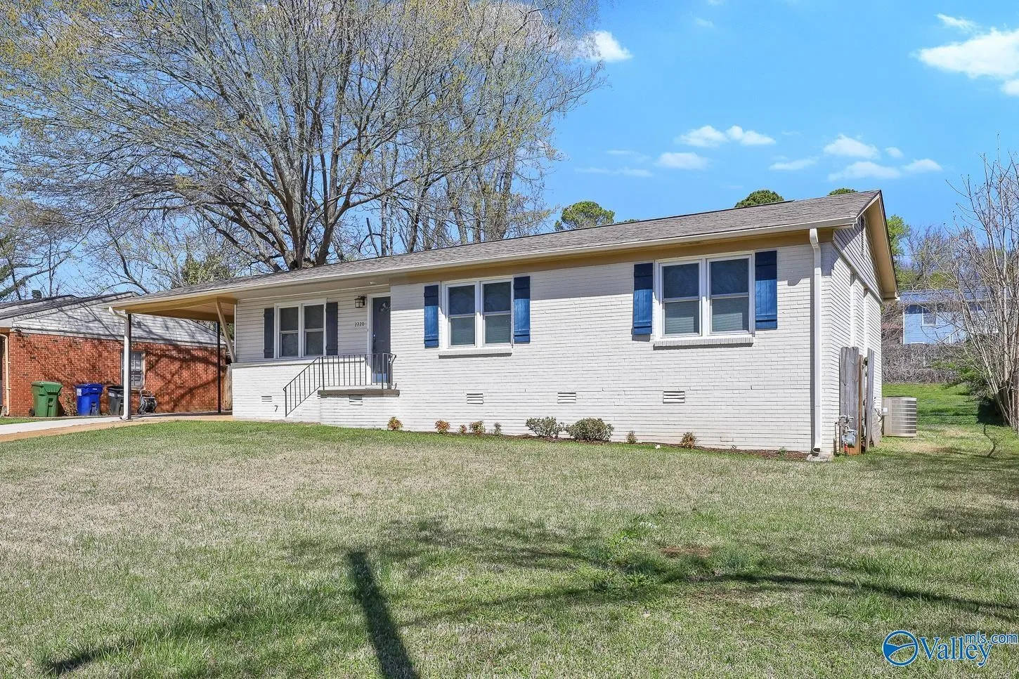 2220 Viscount Drive Northwest – photo 2