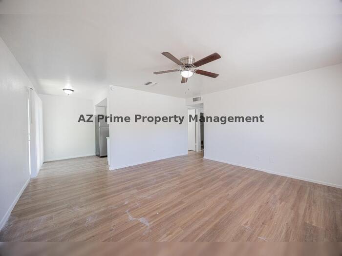 925 West Peoria Avenue – photo 3