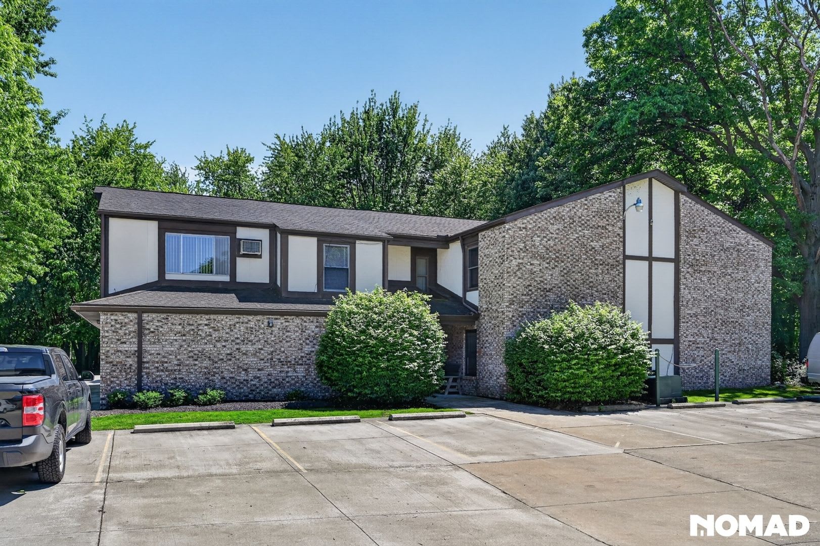 CHARMING 2BR/2BATH CONDO IN WESTLAKE, OHIO – photo 2