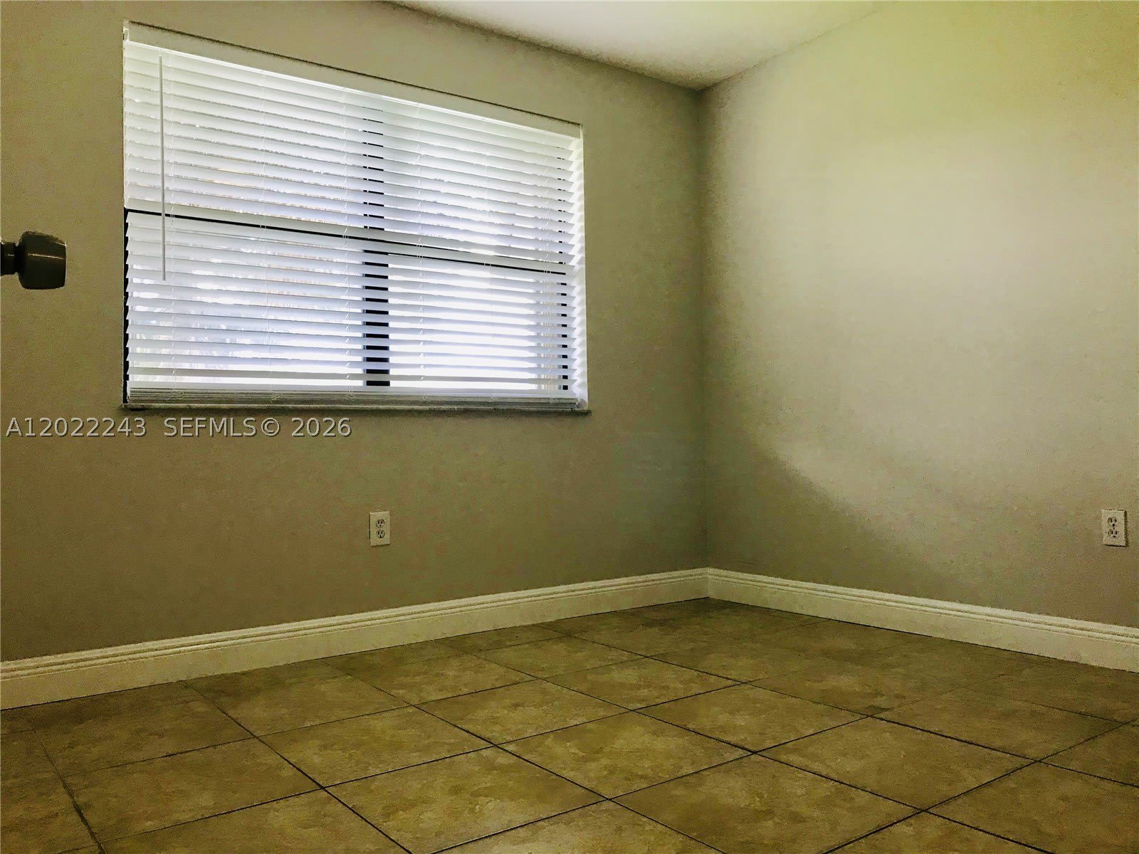 565 NW 100th Pl – photo 4