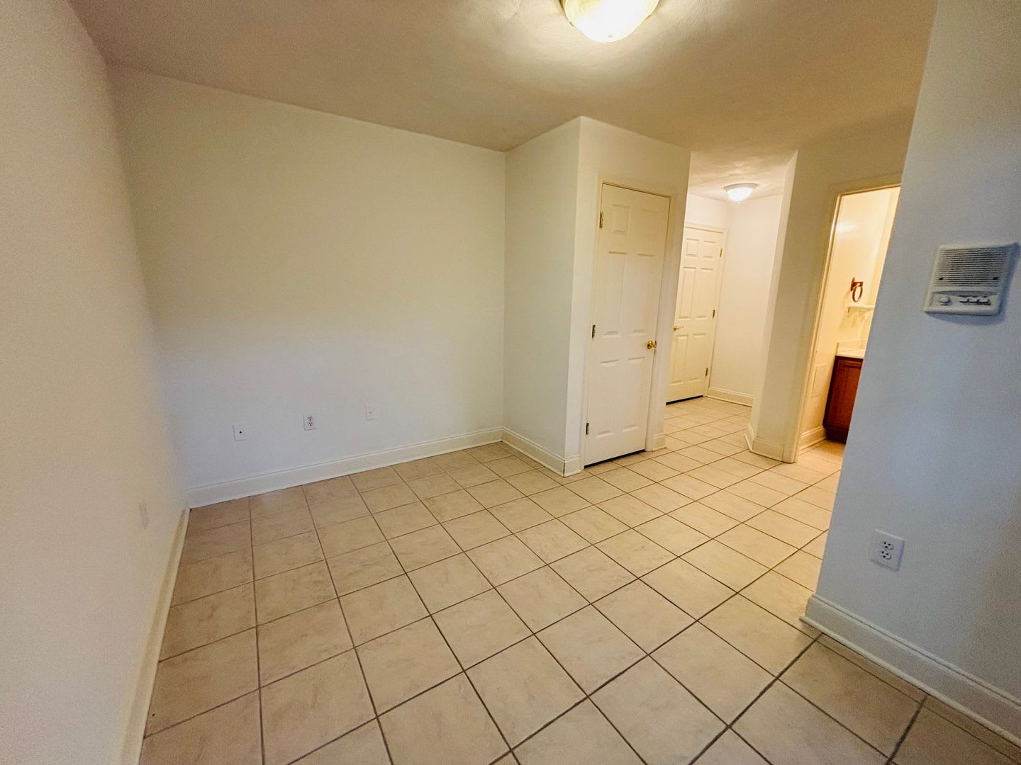 2 Bedroom 3.5 Bath Townhouse – photo 5